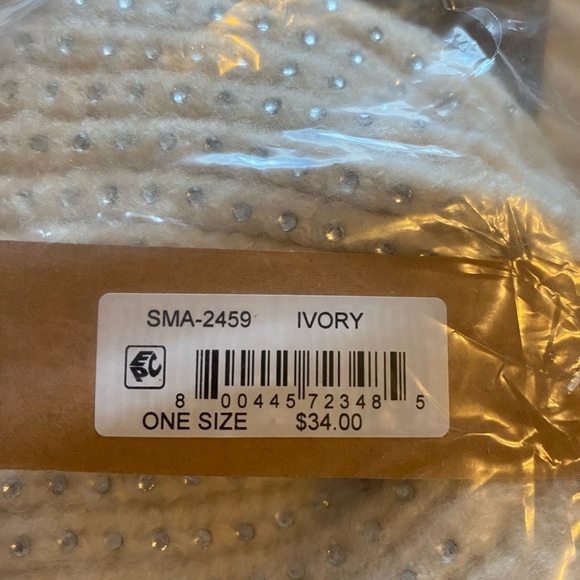 NEW - STEVE MADDEN CRYSTAL WIDE CUFF BEANIE, Ivory. One Size. - Picture 5 of 5